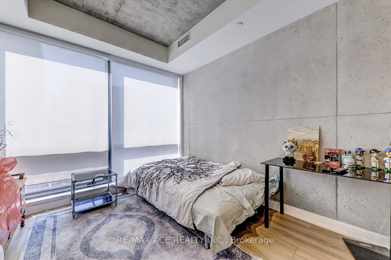 458 Richmond St, #603