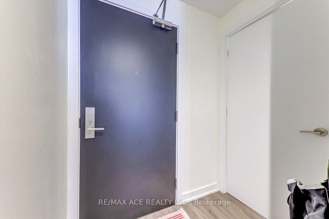 458 Richmond St, #603