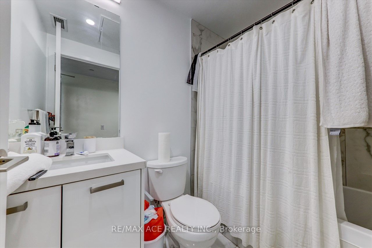 458 Richmond St, #603