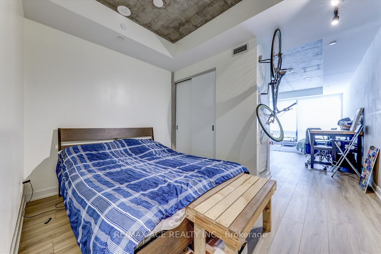 458 Richmond St, #603