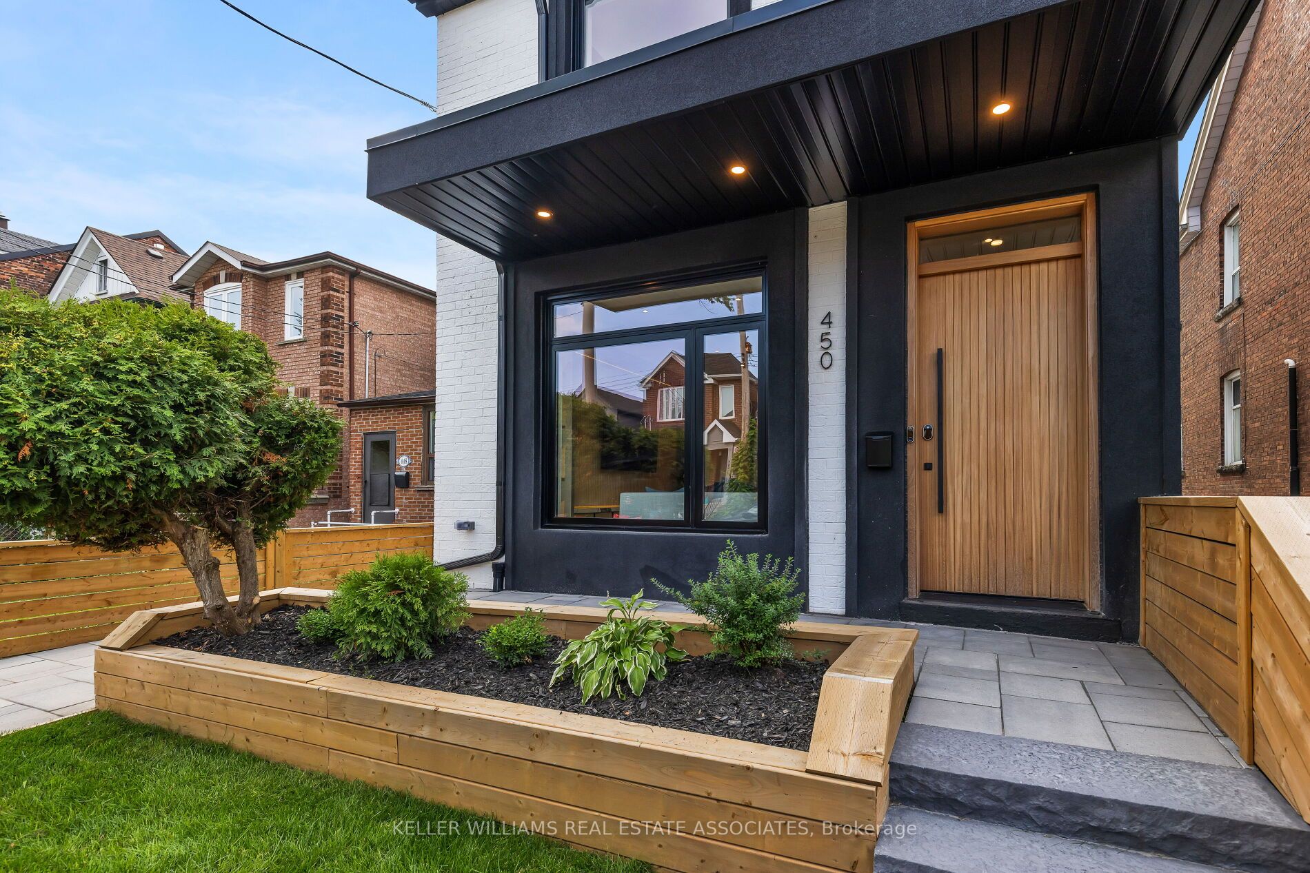 450 Roxton Rd