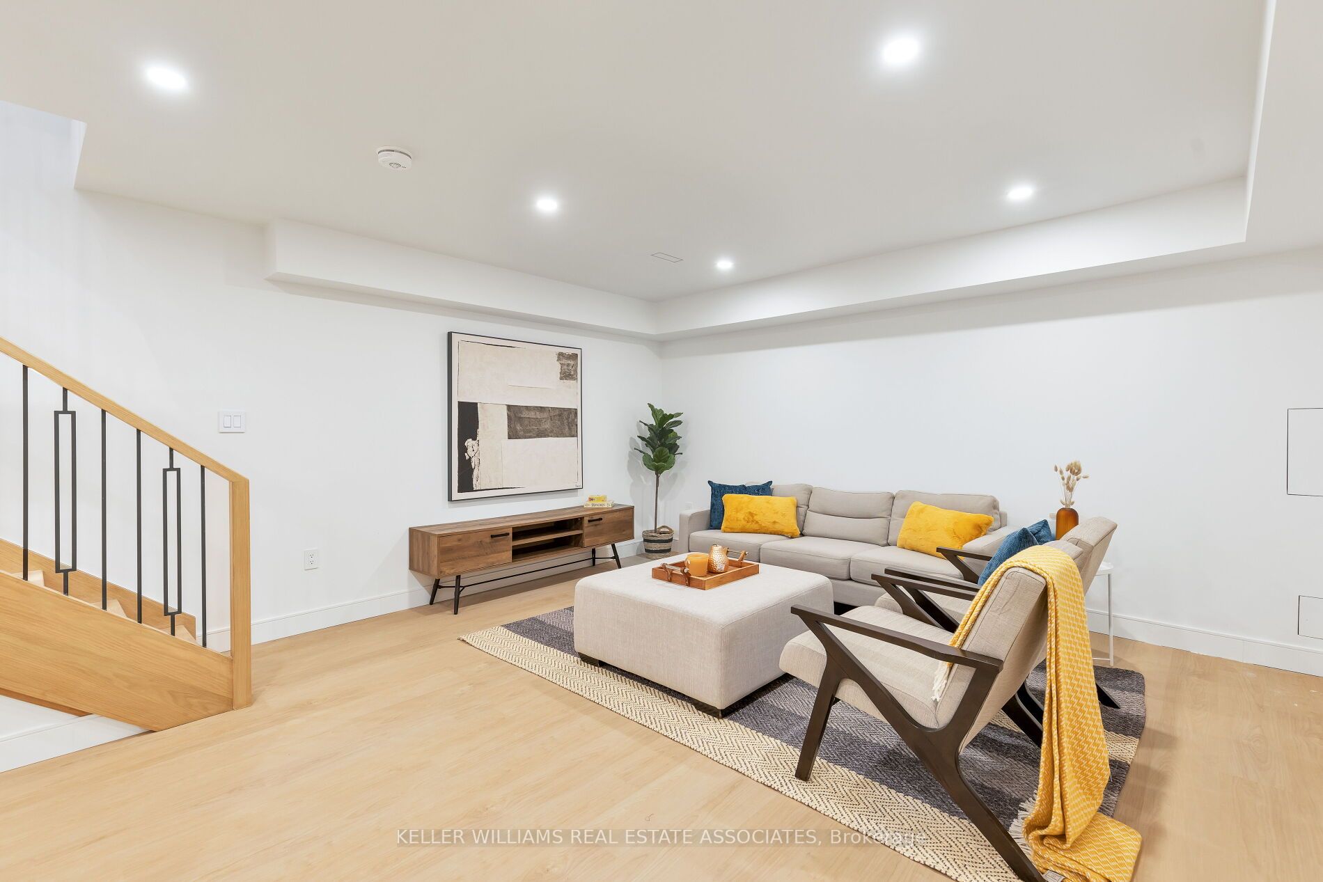 450 Roxton Rd