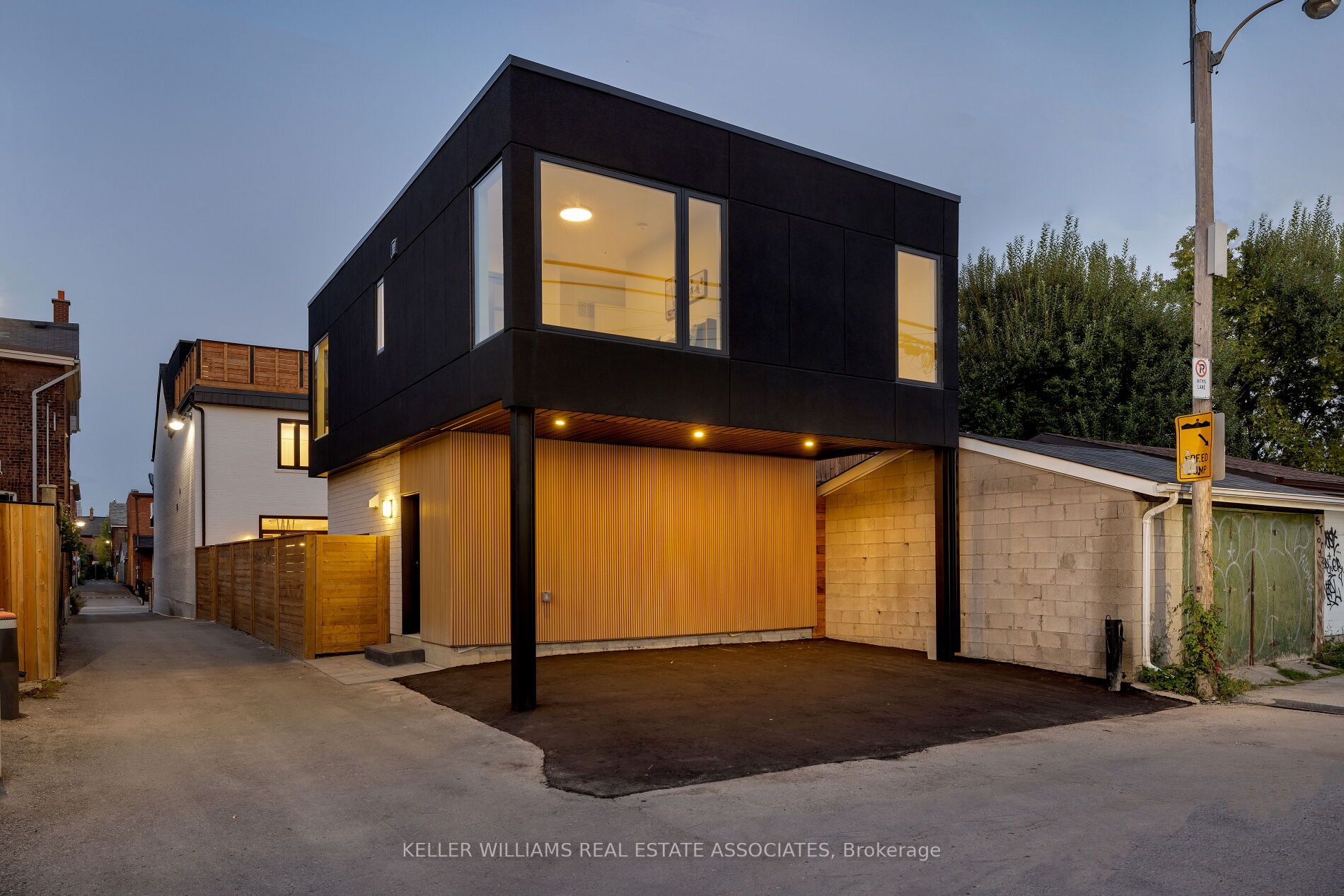450 Roxton Rd