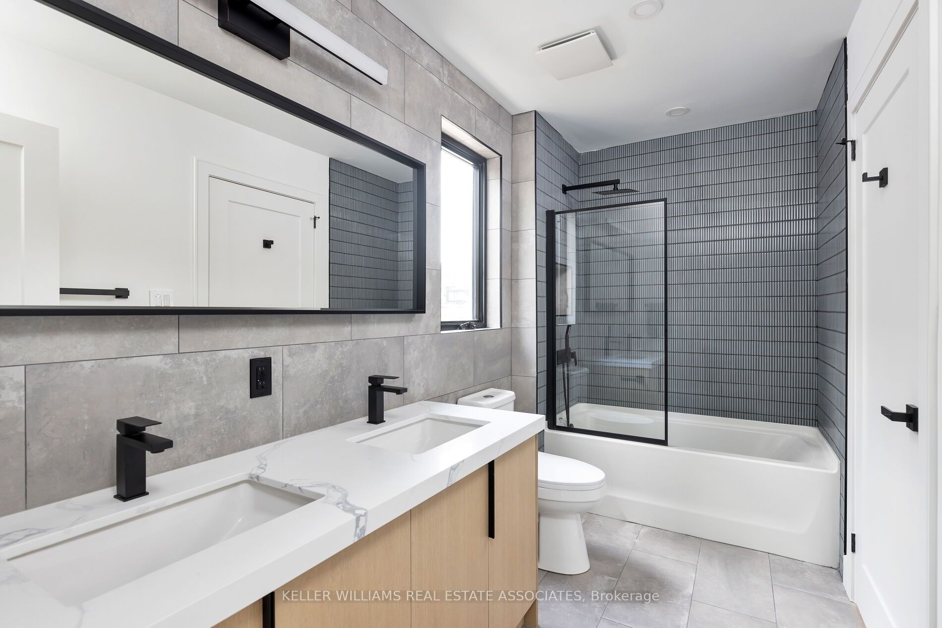 450 Roxton Rd
