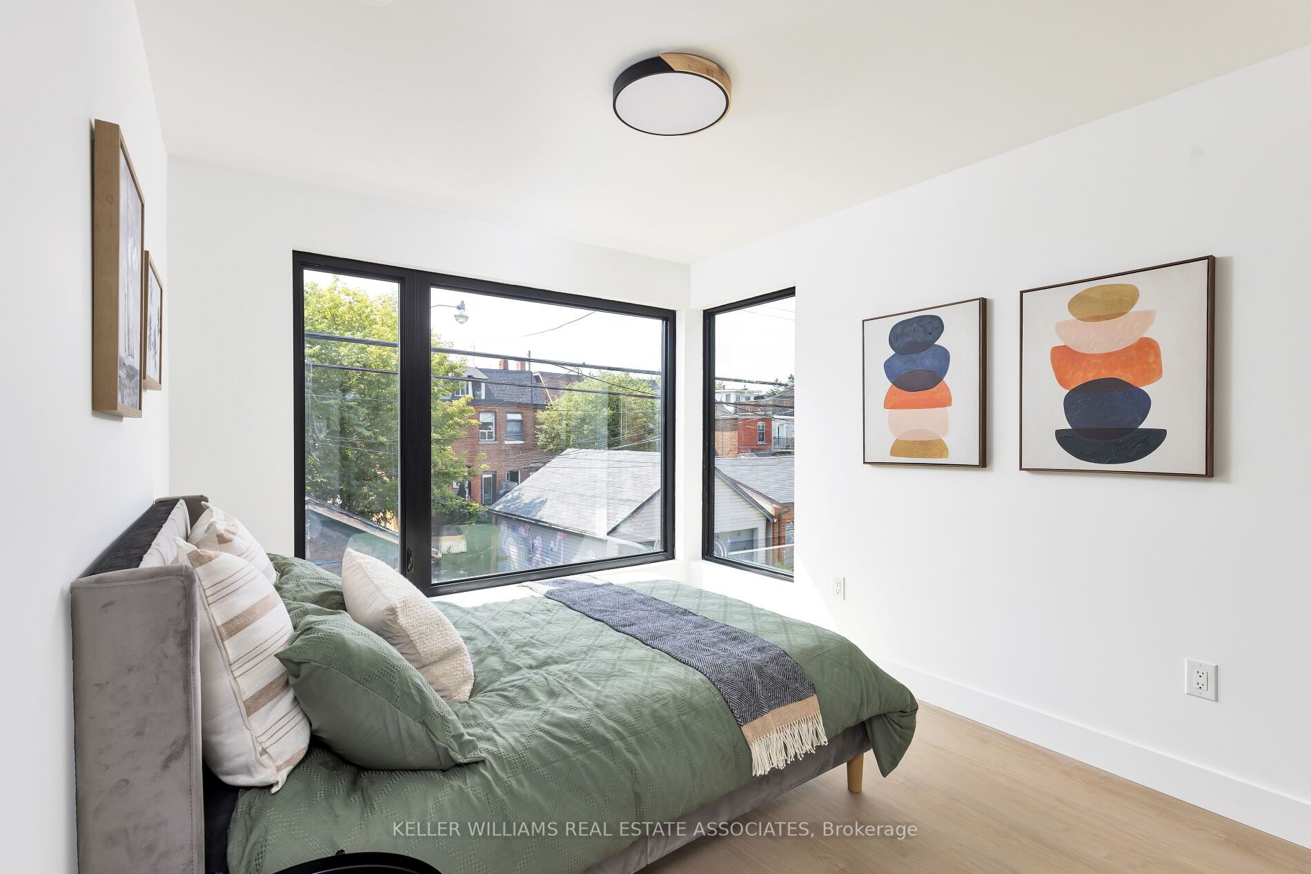 450 Roxton Rd