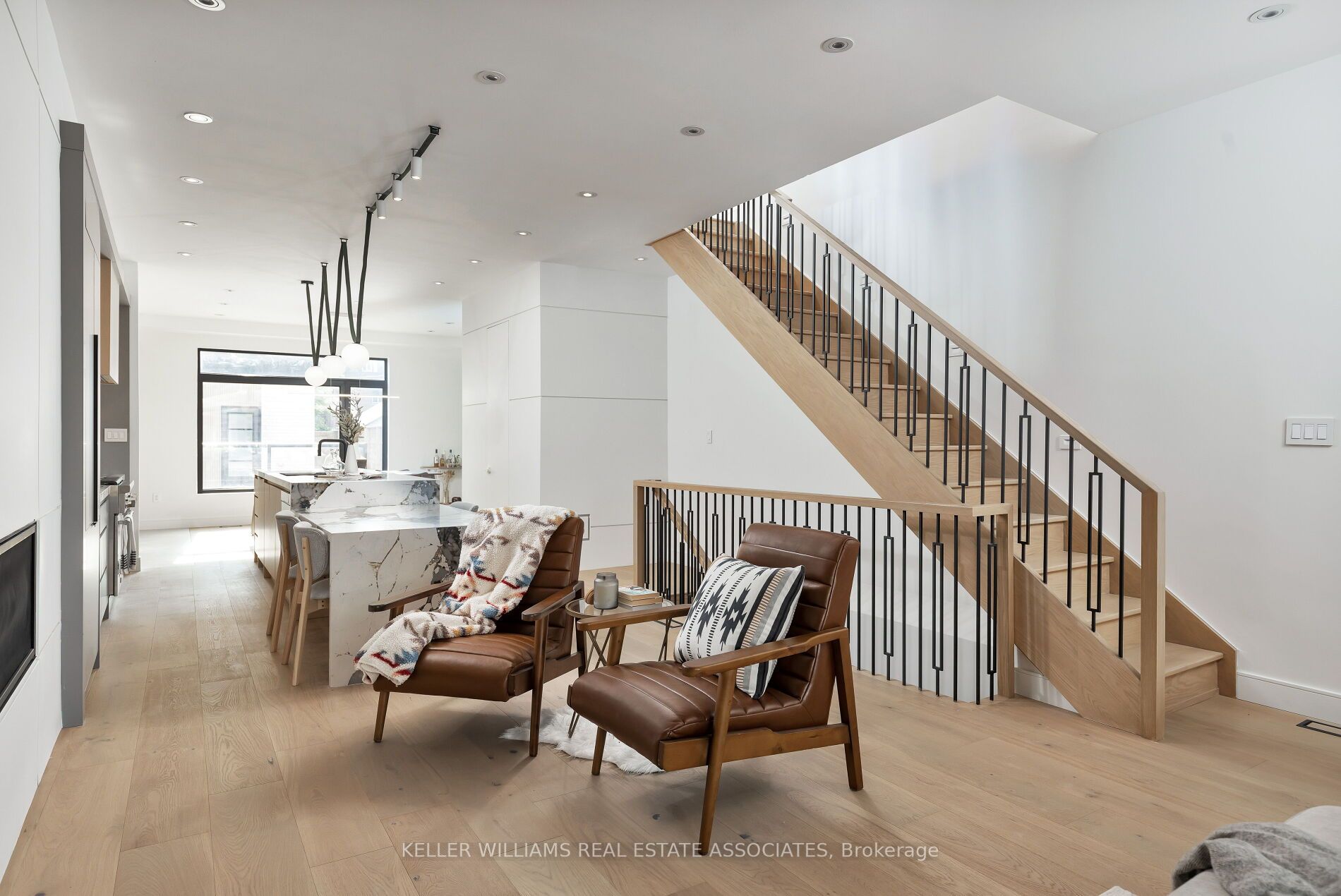 450 Roxton Rd