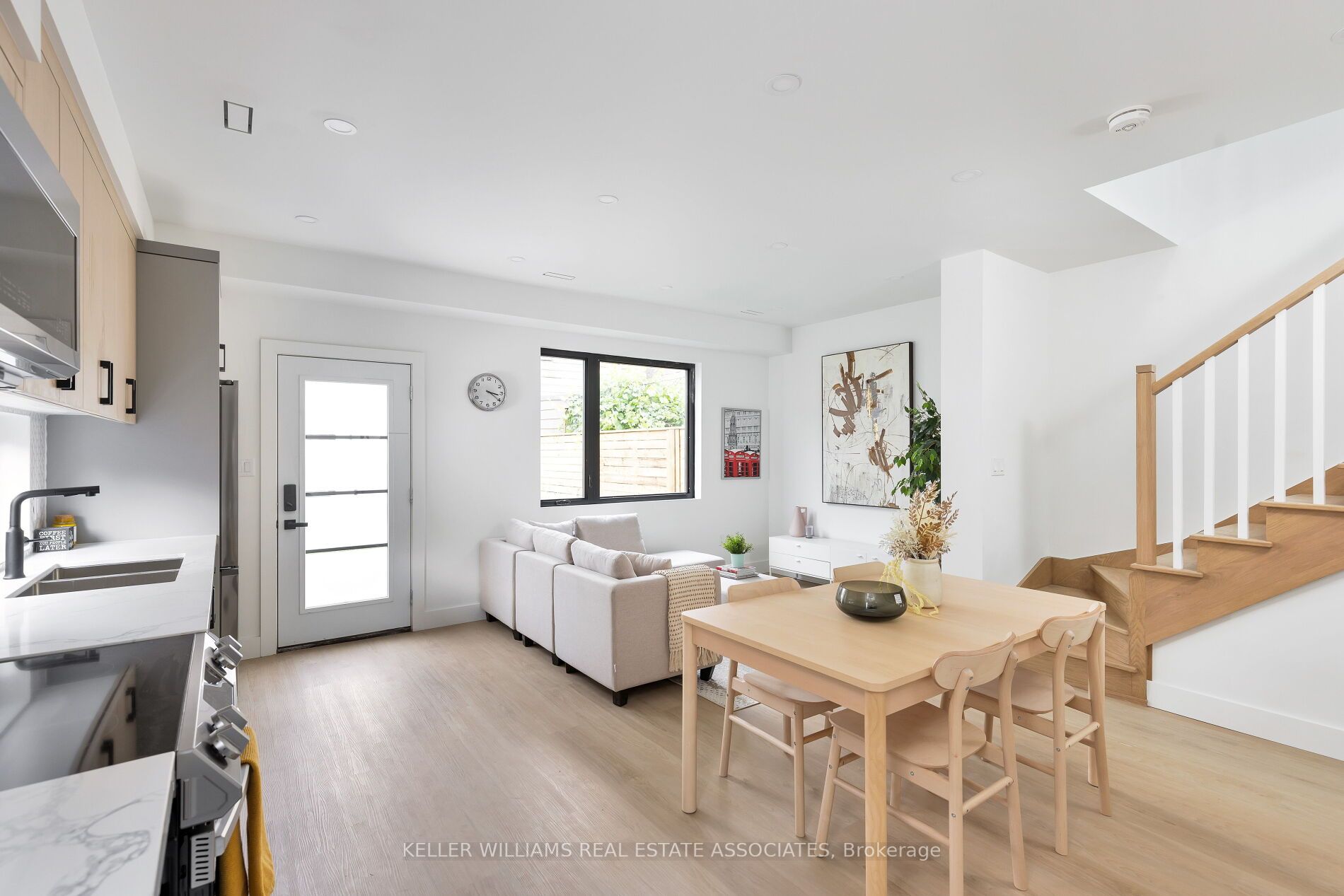 450 Roxton Rd