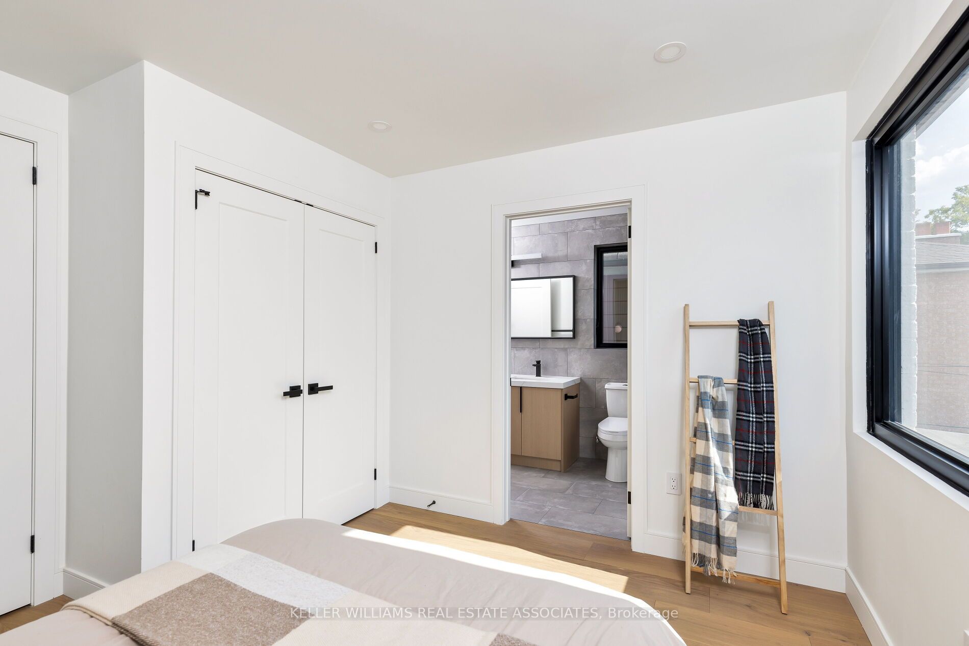 450 Roxton Rd