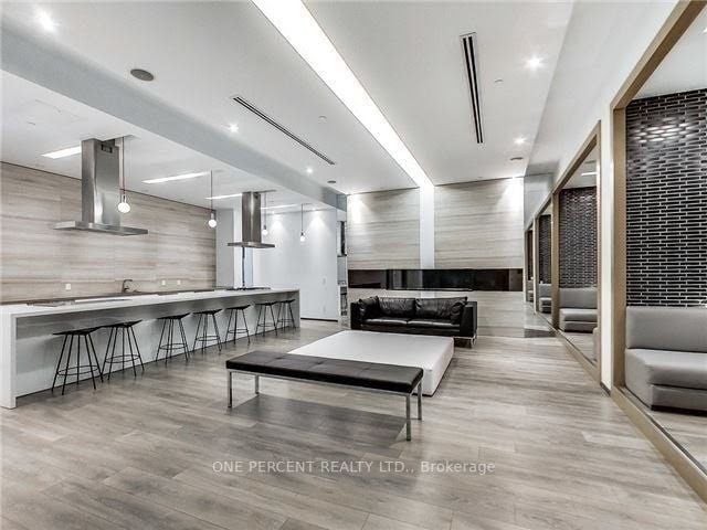 1030 King St W, #1125