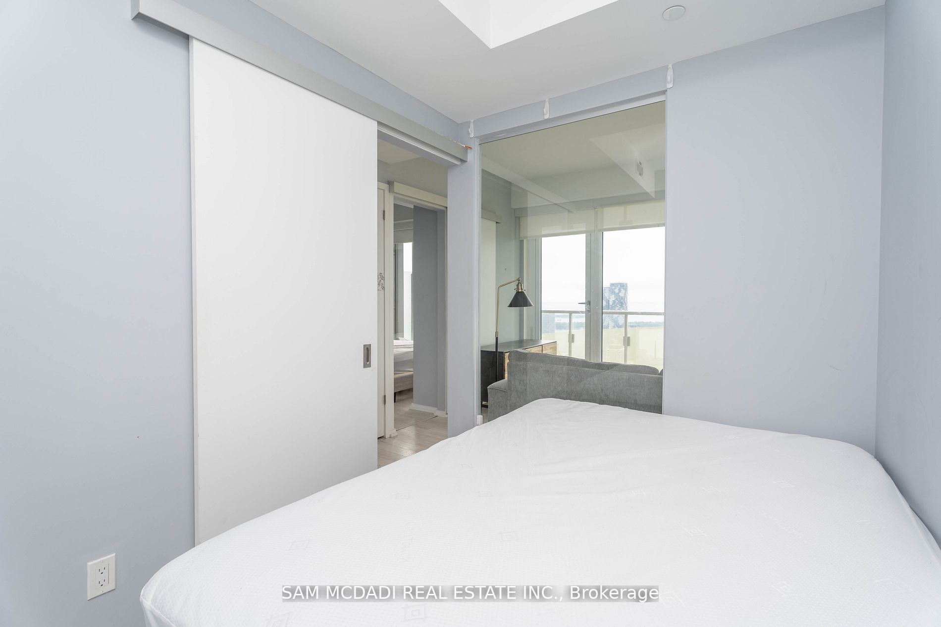 197 Yonge St, #5409