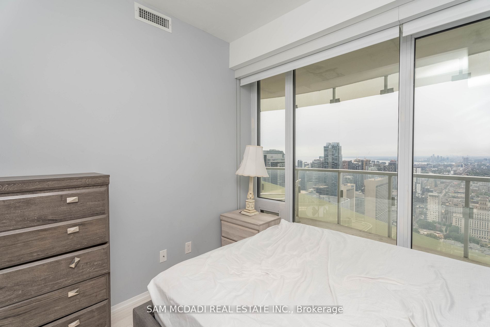 197 Yonge St, #5409