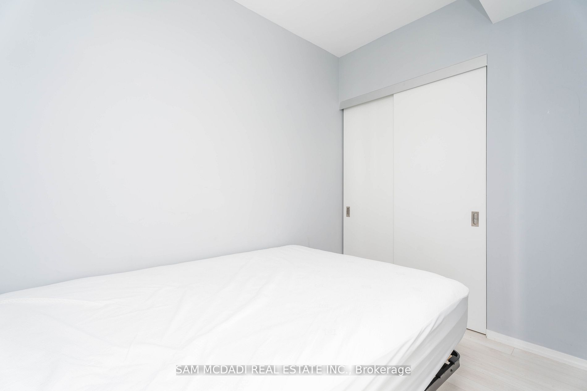 197 Yonge St, #5409