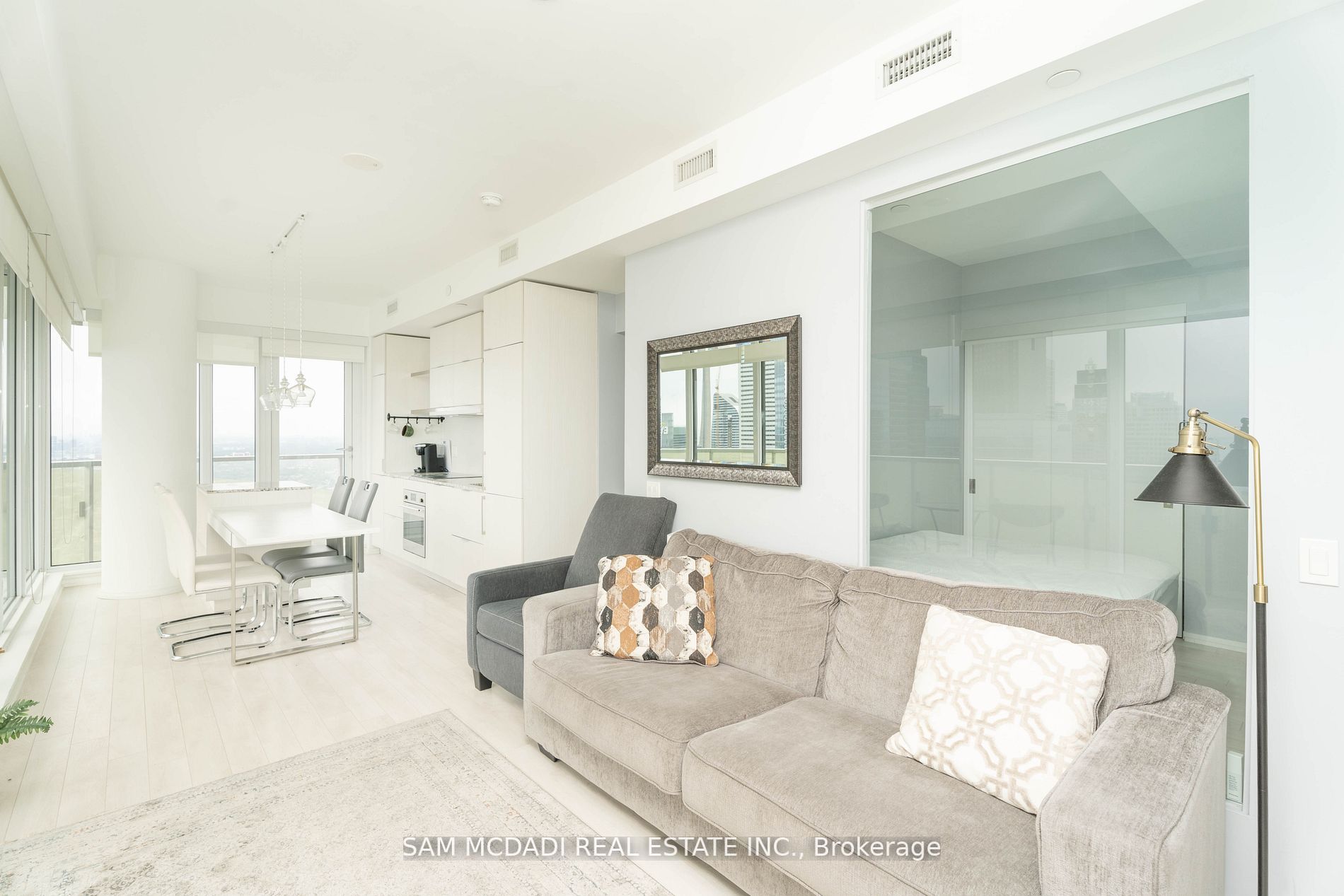 197 Yonge St, #5409