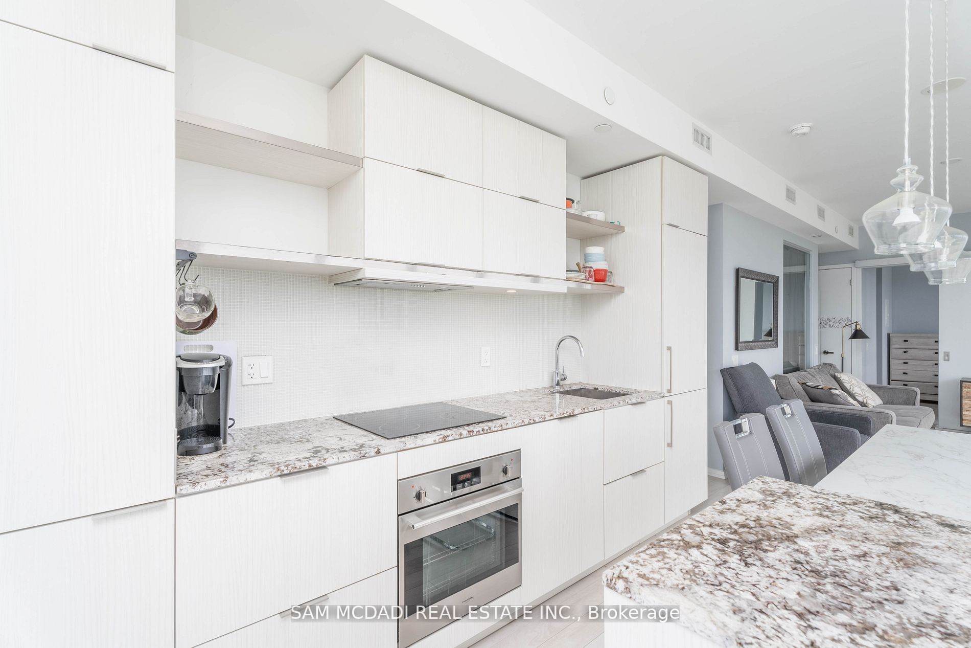 197 Yonge St, #5409