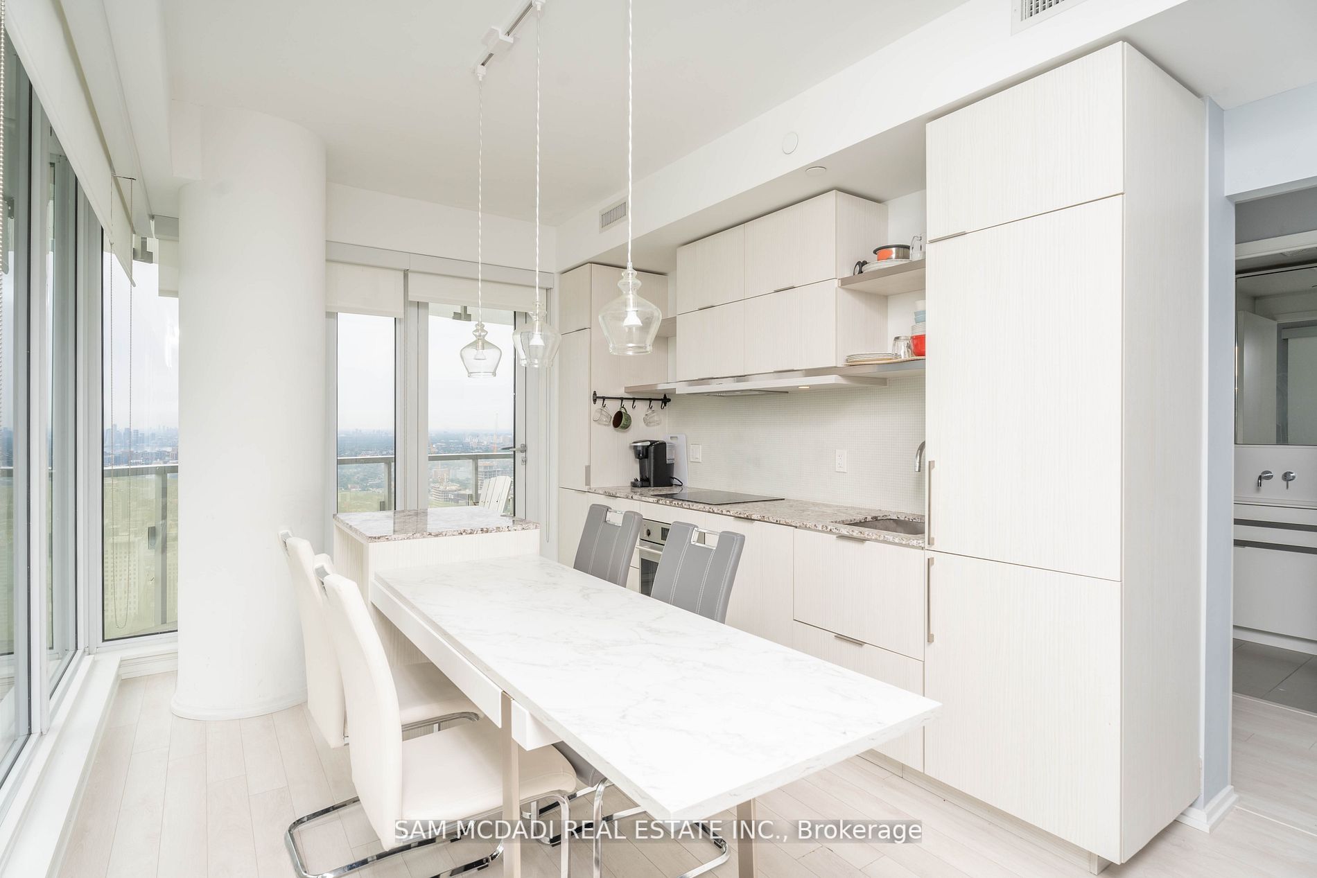 197 Yonge St, #5409