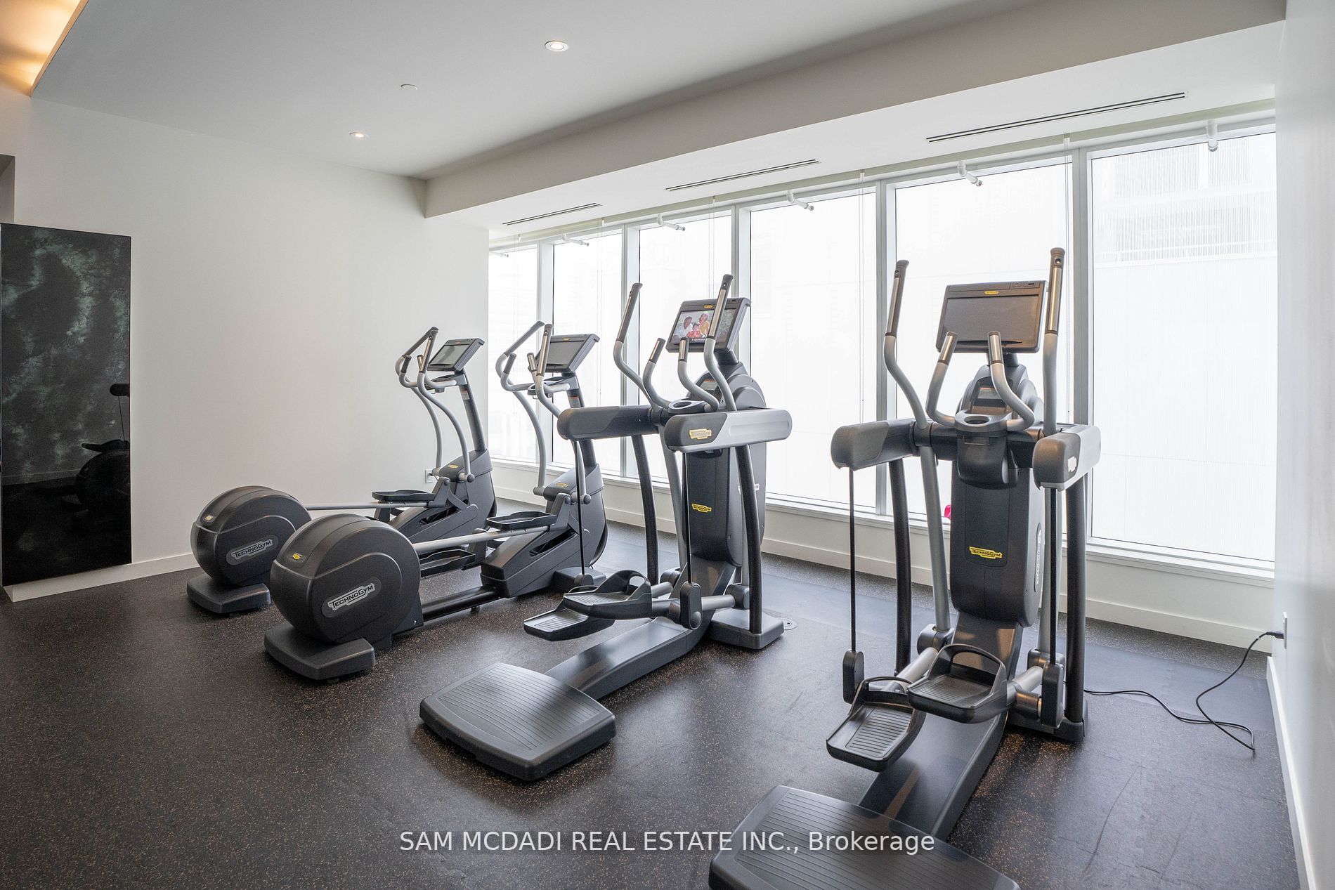 197 Yonge St, #5409