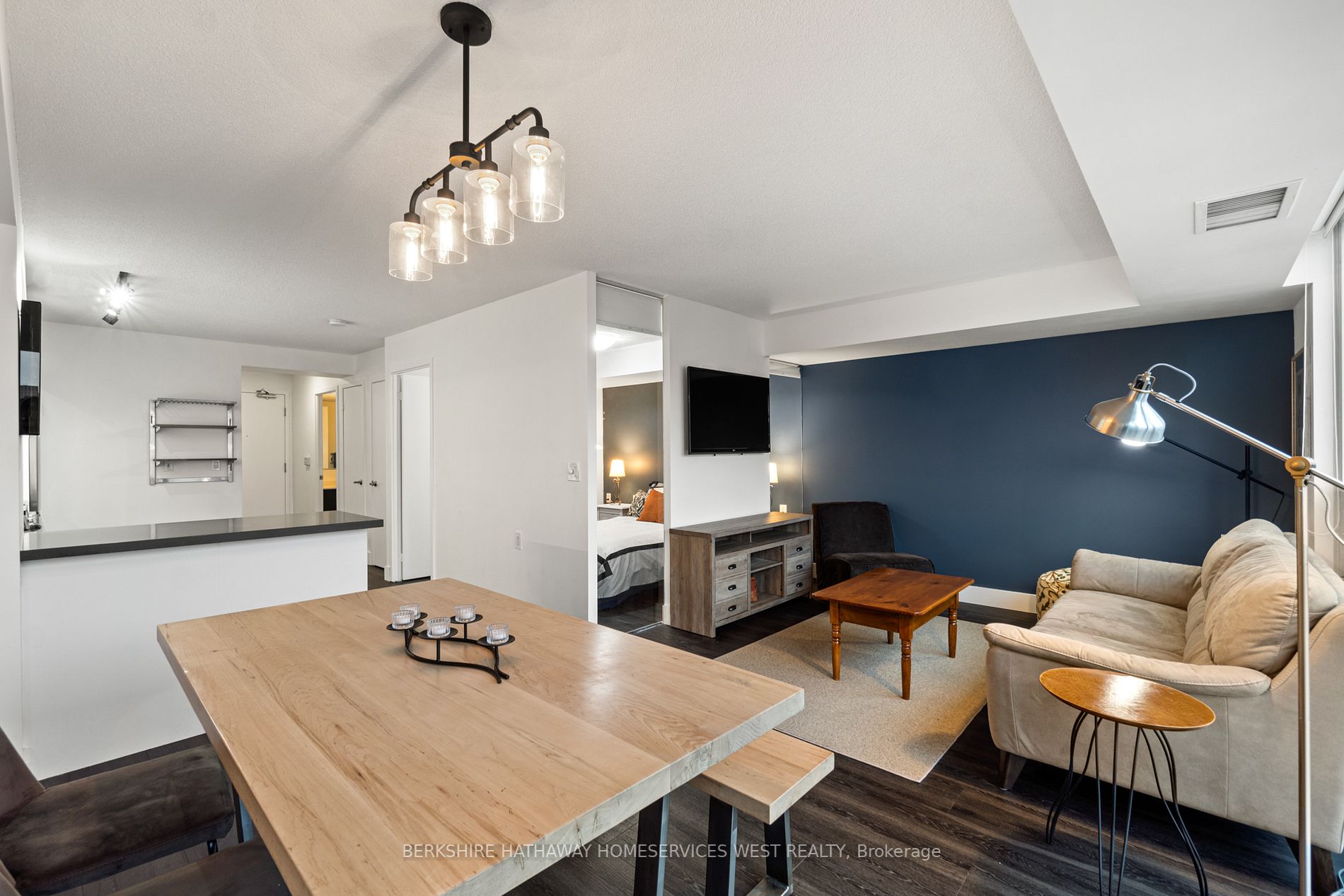 320 Richmond St E, #1410