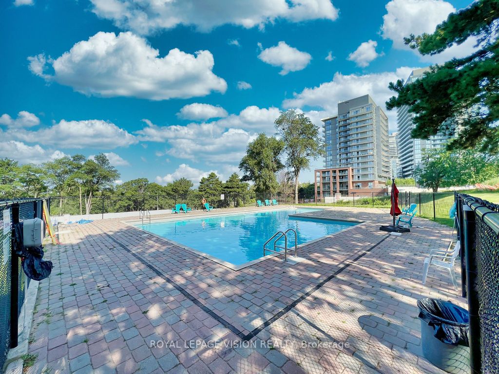 20 Forest Manor Rd, #1411