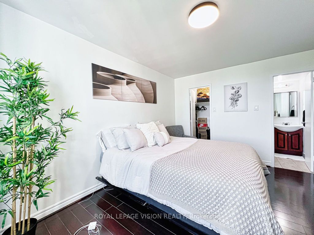 20 Forest Manor Rd, #1411
