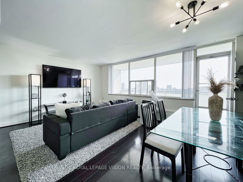 20 Forest Manor Rd, #1411
