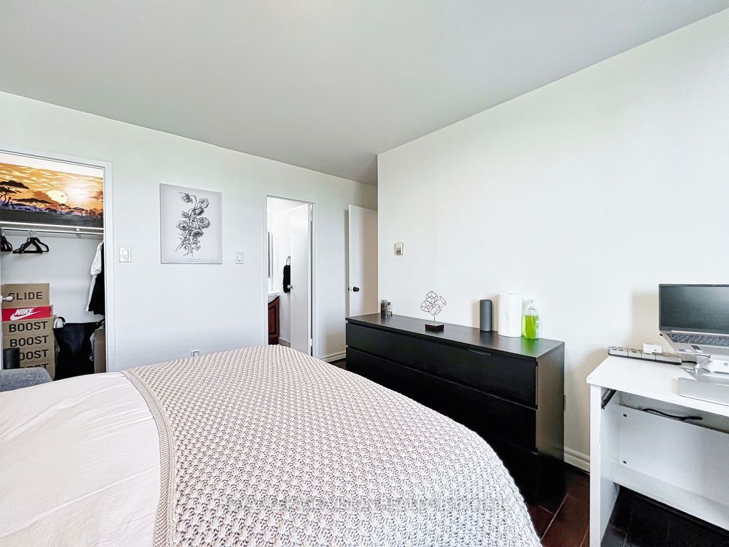 20 Forest Manor Rd, #1411