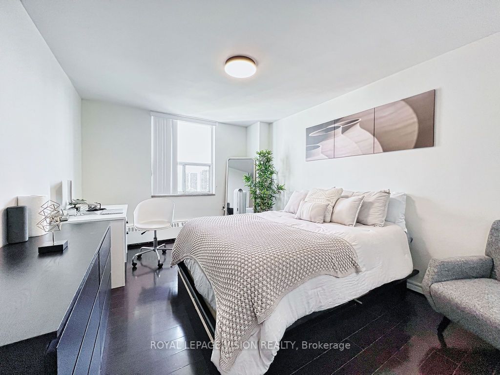 20 Forest Manor Rd, #1411