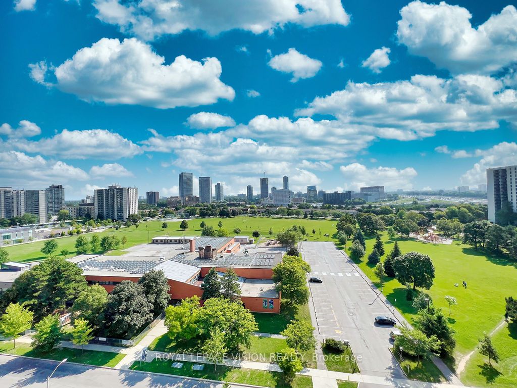 20 Forest Manor Rd, #1411