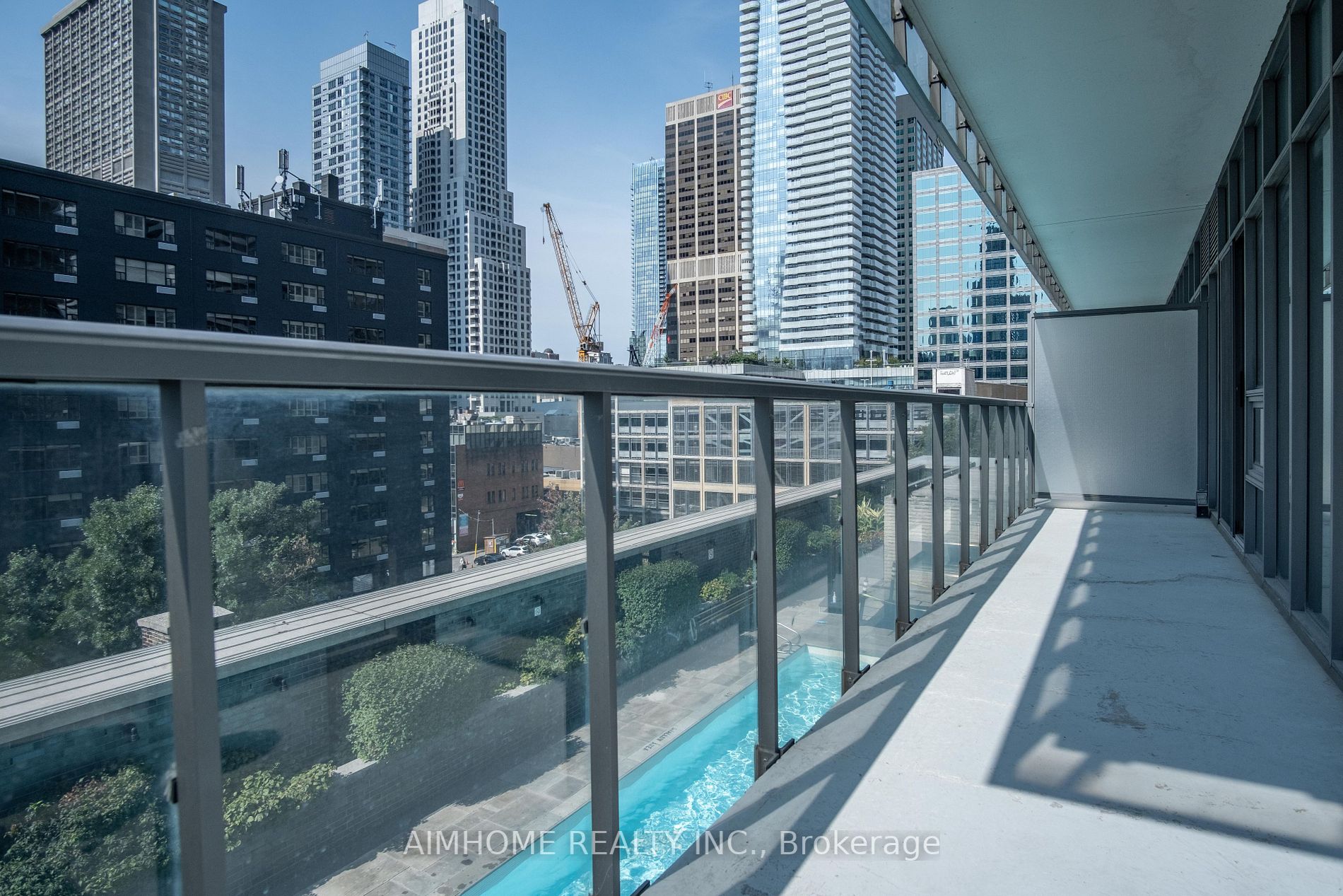 33 Charles St E, #605