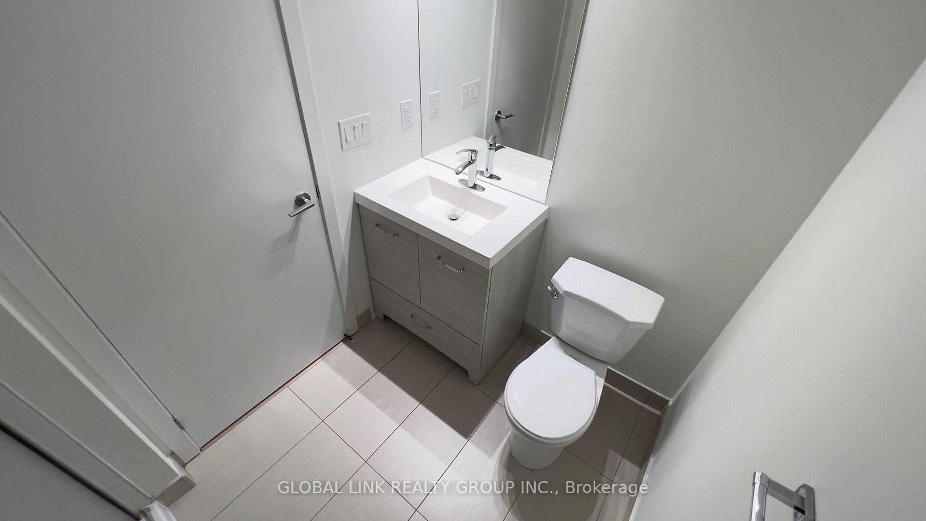 66 Forest Manor Rd, #208