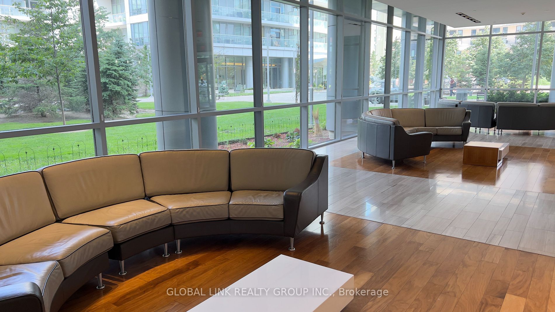 66 Forest Manor Rd, #208