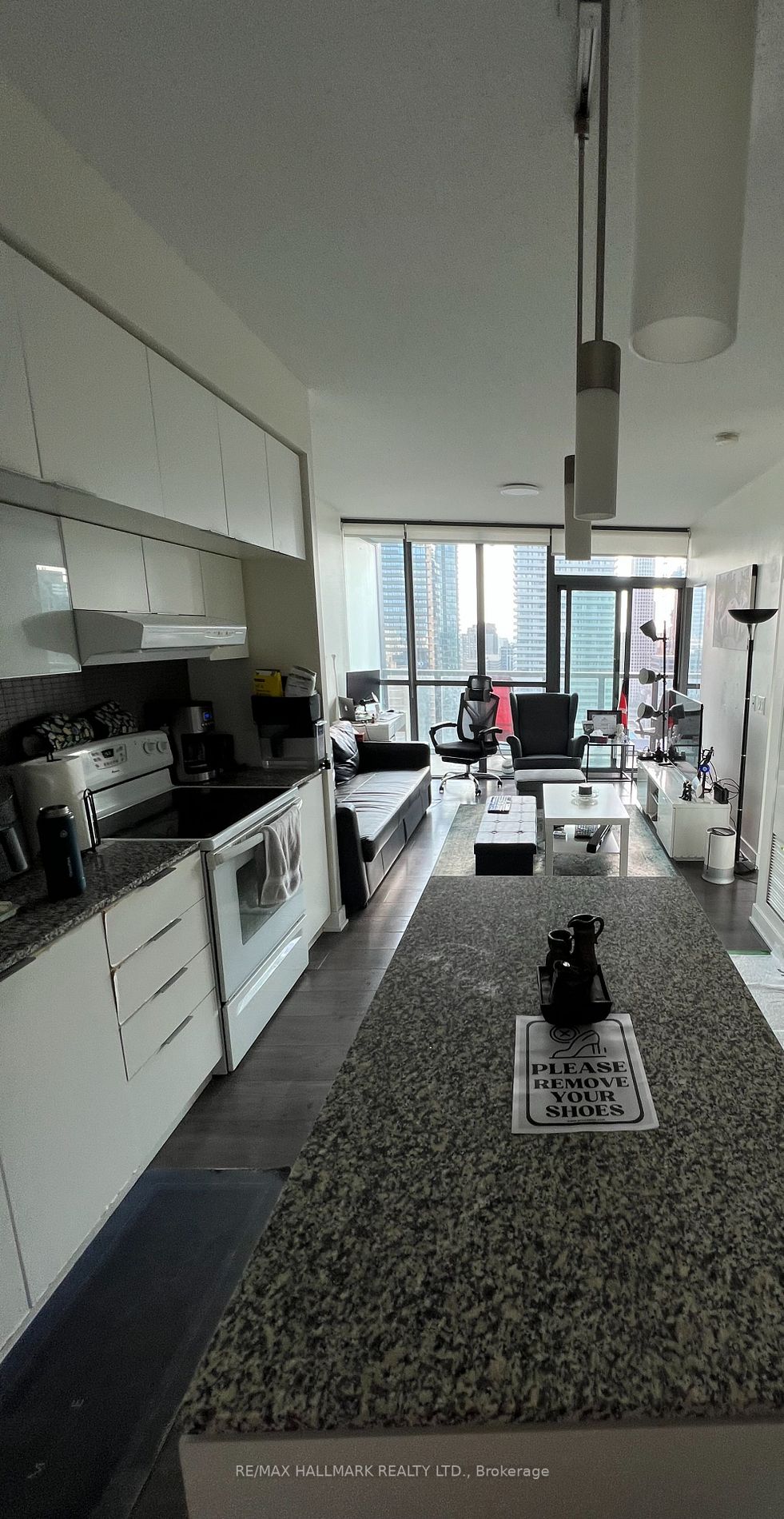 110 Charles St E, #2905