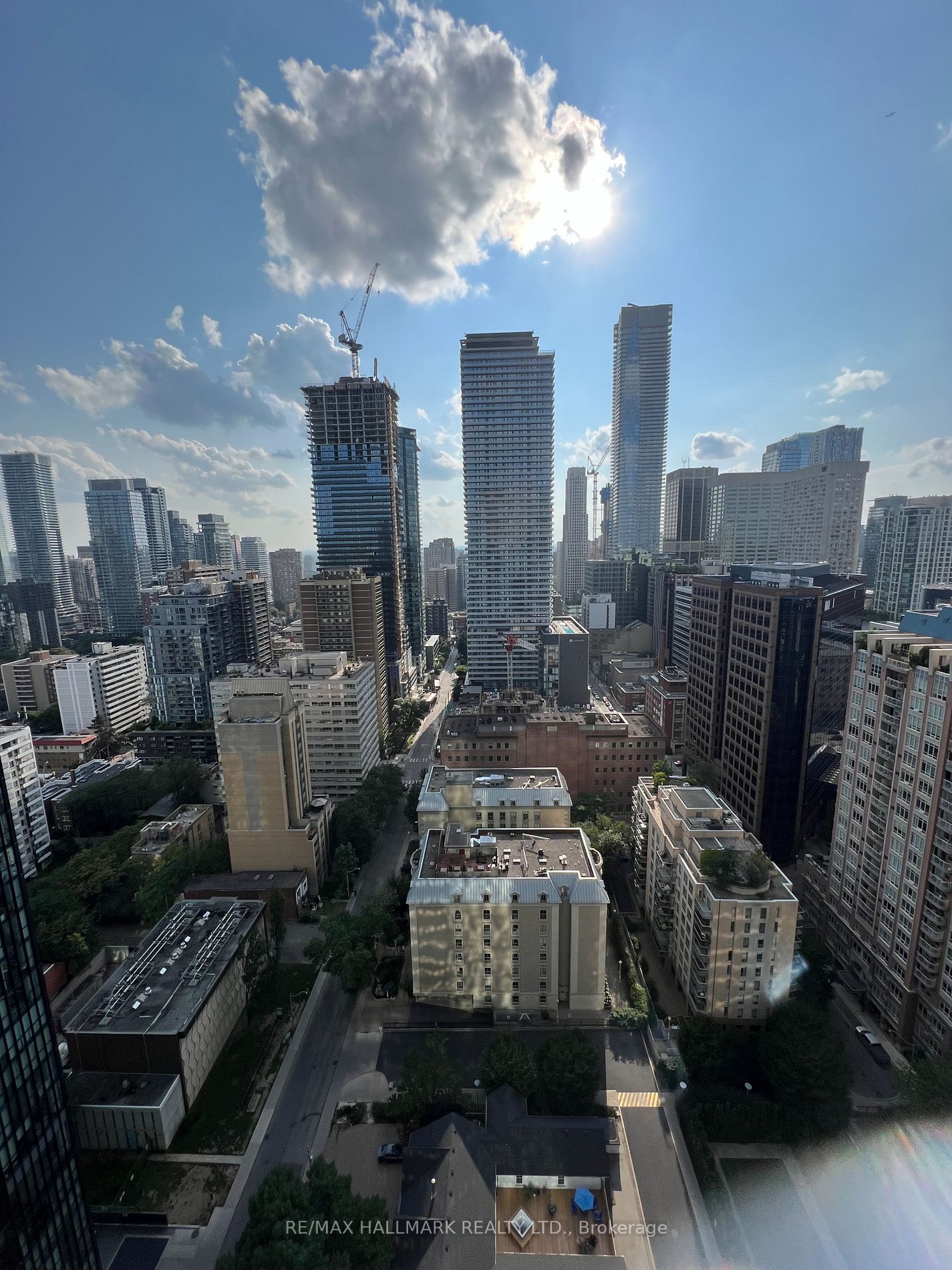 110 Charles St E, #2905