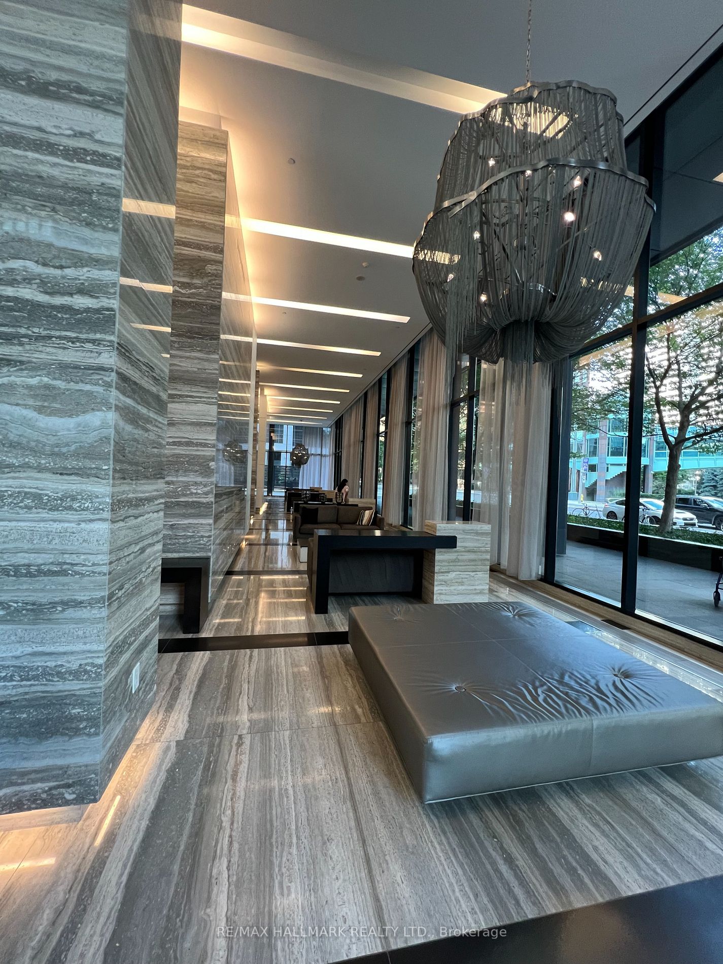 110 Charles St E, #2905