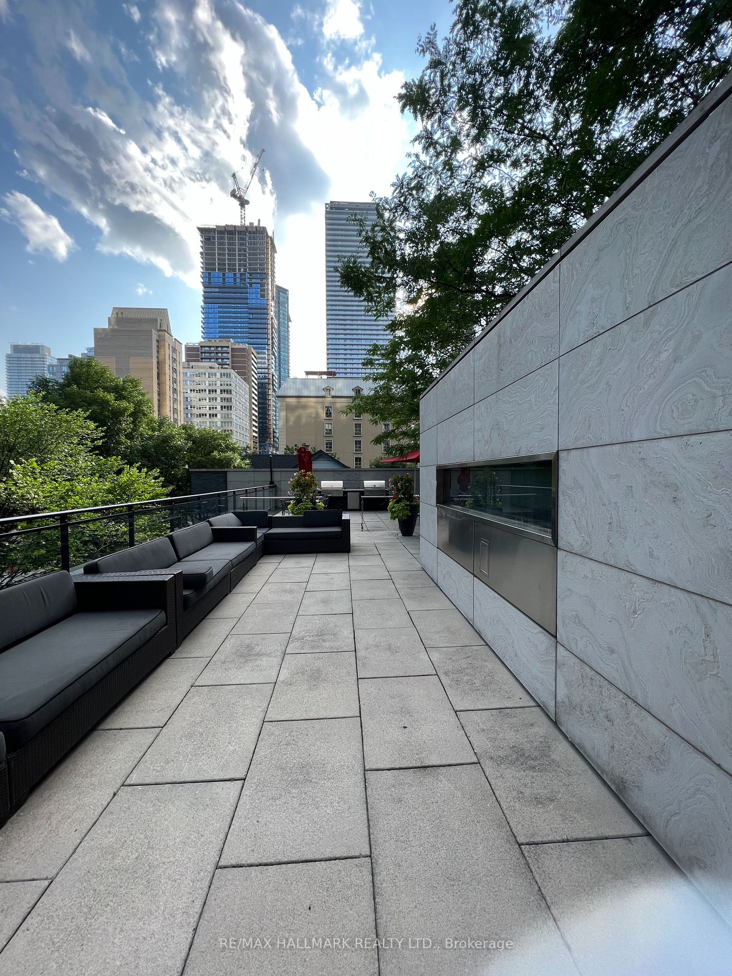 110 Charles St E, #2905