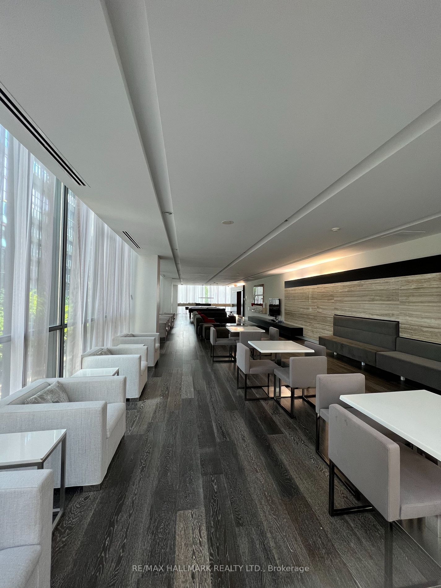 110 Charles St E, #2905