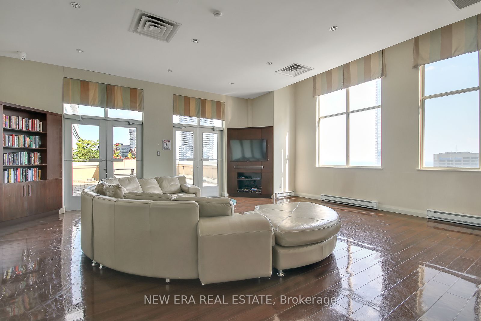 25 The Esplanade, #1706