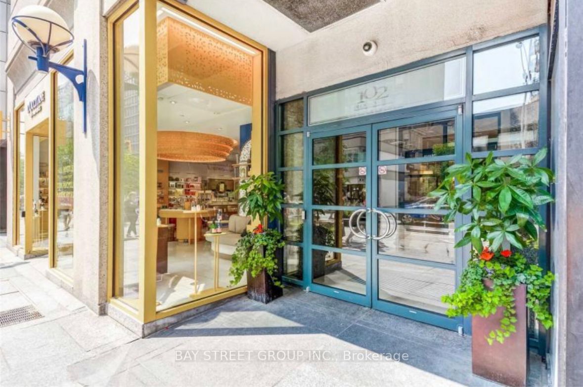 102 Bloor St W, #1001