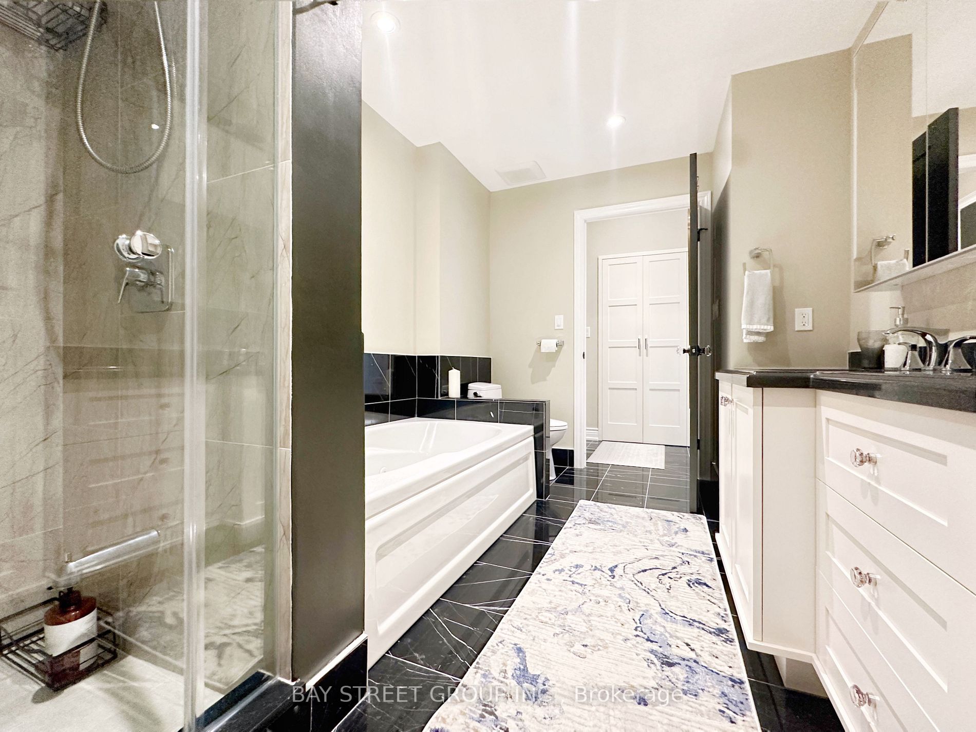 102 Bloor St W, #1001