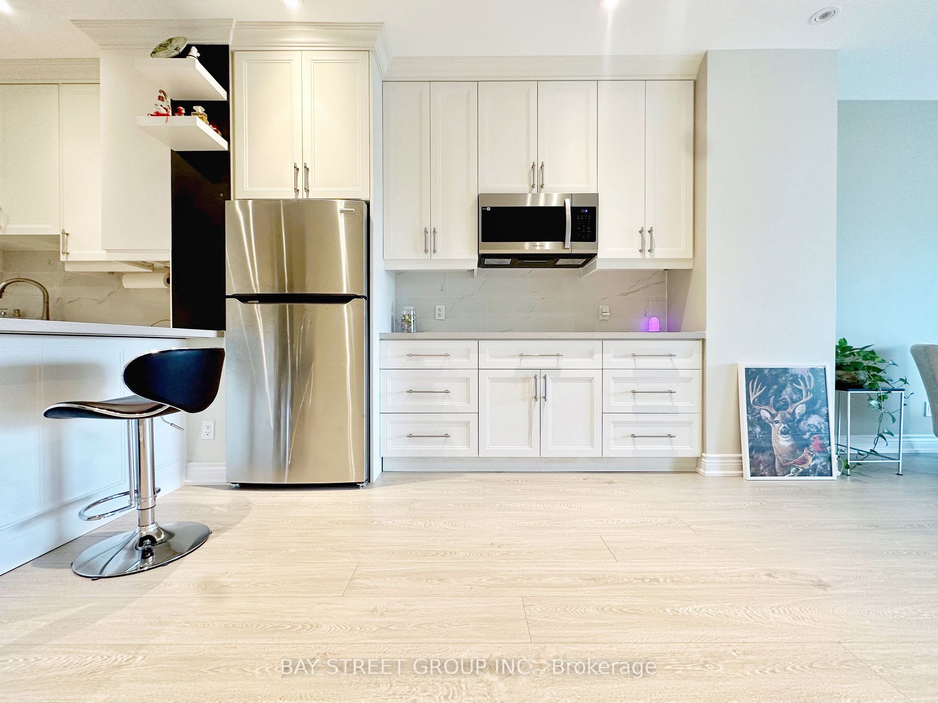 102 Bloor St W, #1001