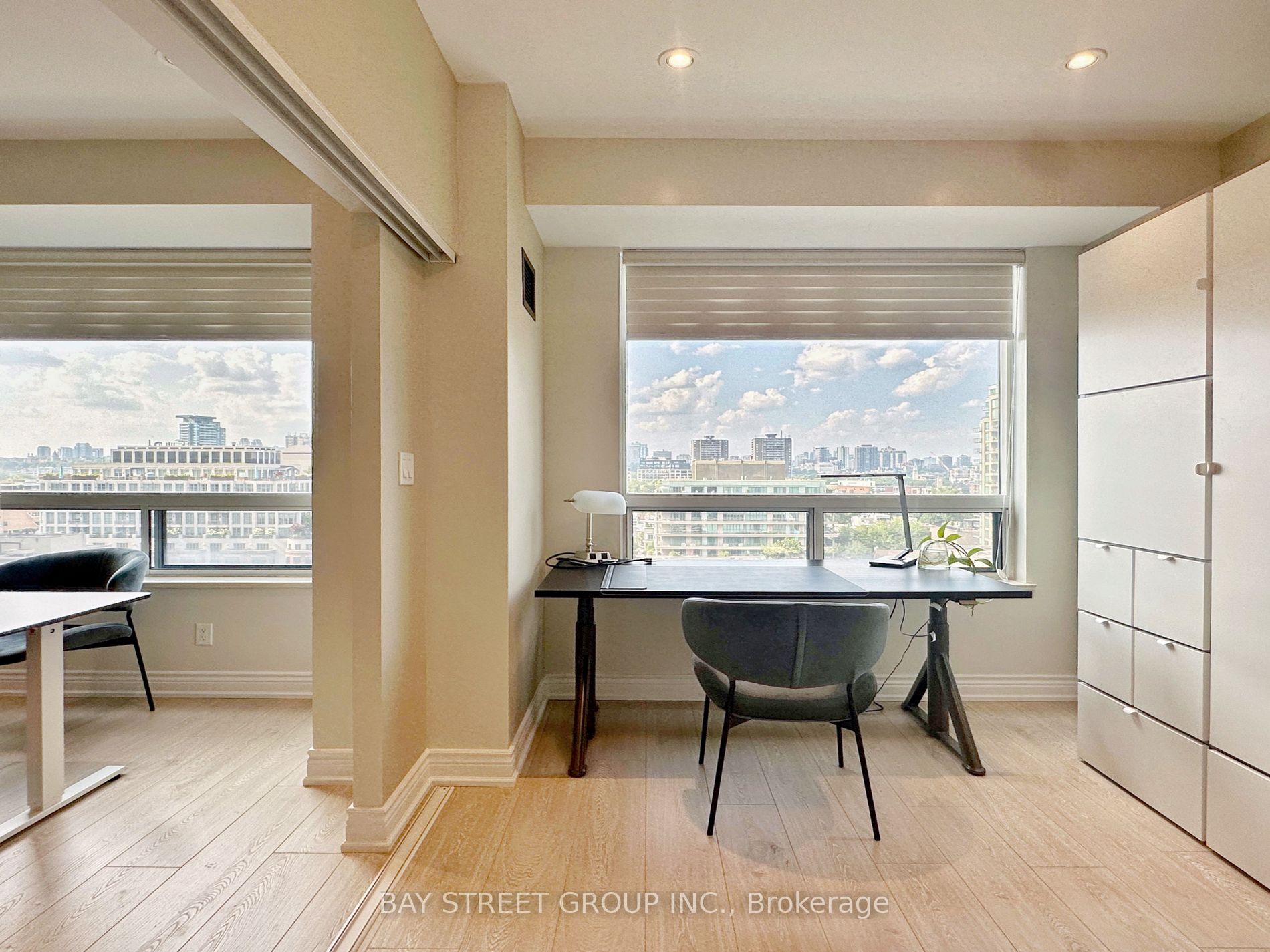 102 Bloor St W, #1001