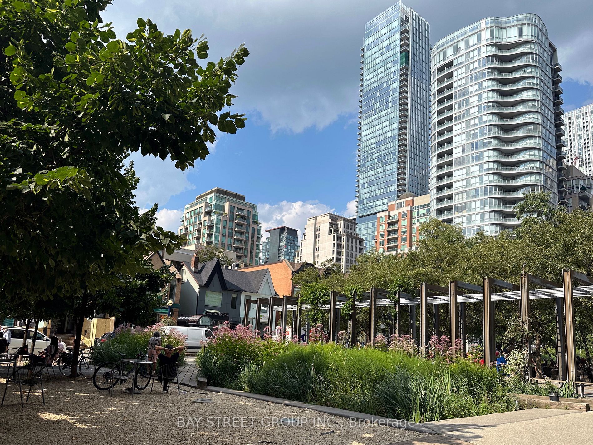 102 Bloor St W, #1001