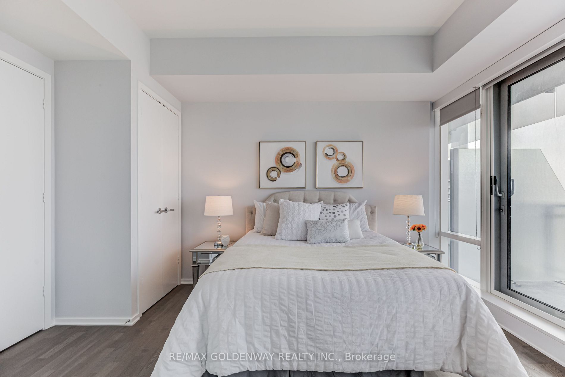 1 Bloor St E, #5106