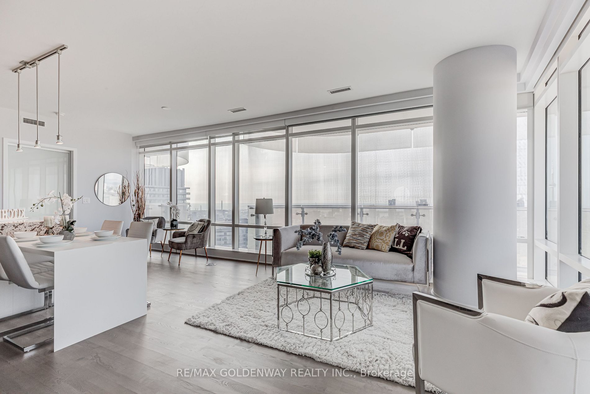 1 Bloor St E, #5106