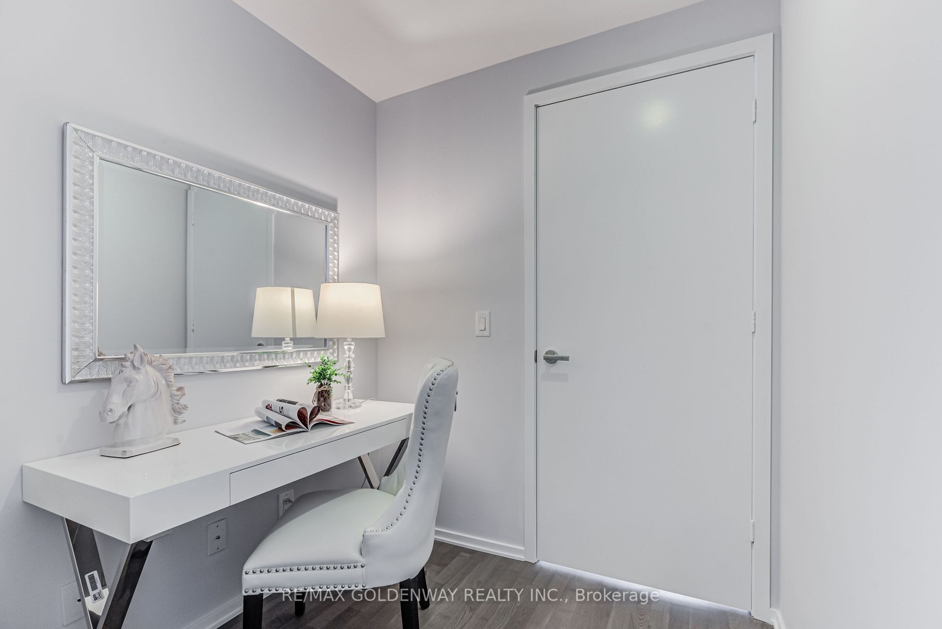 1 Bloor St E, #5106