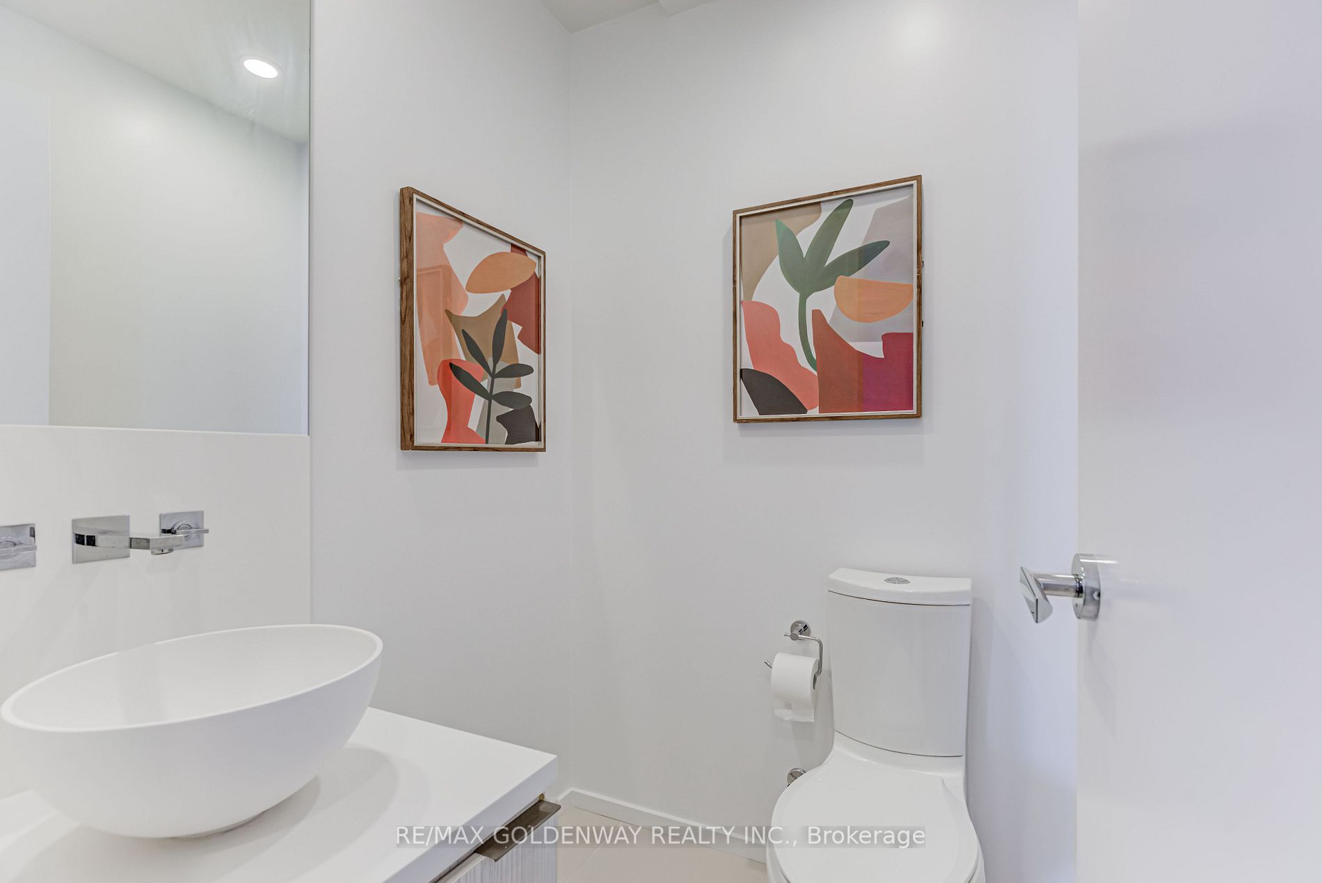 1 Bloor St E, #5106