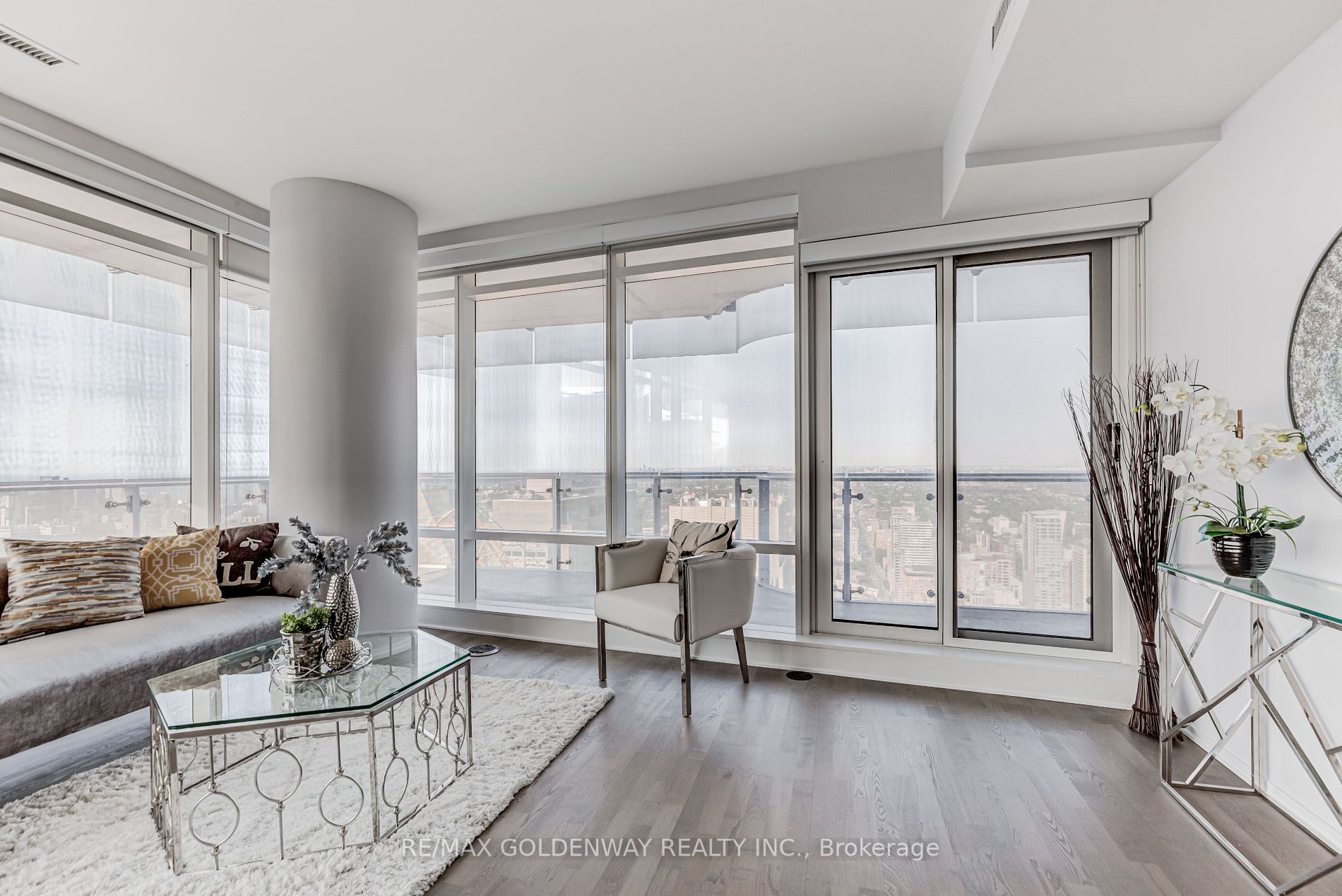 1 Bloor St E, #5106