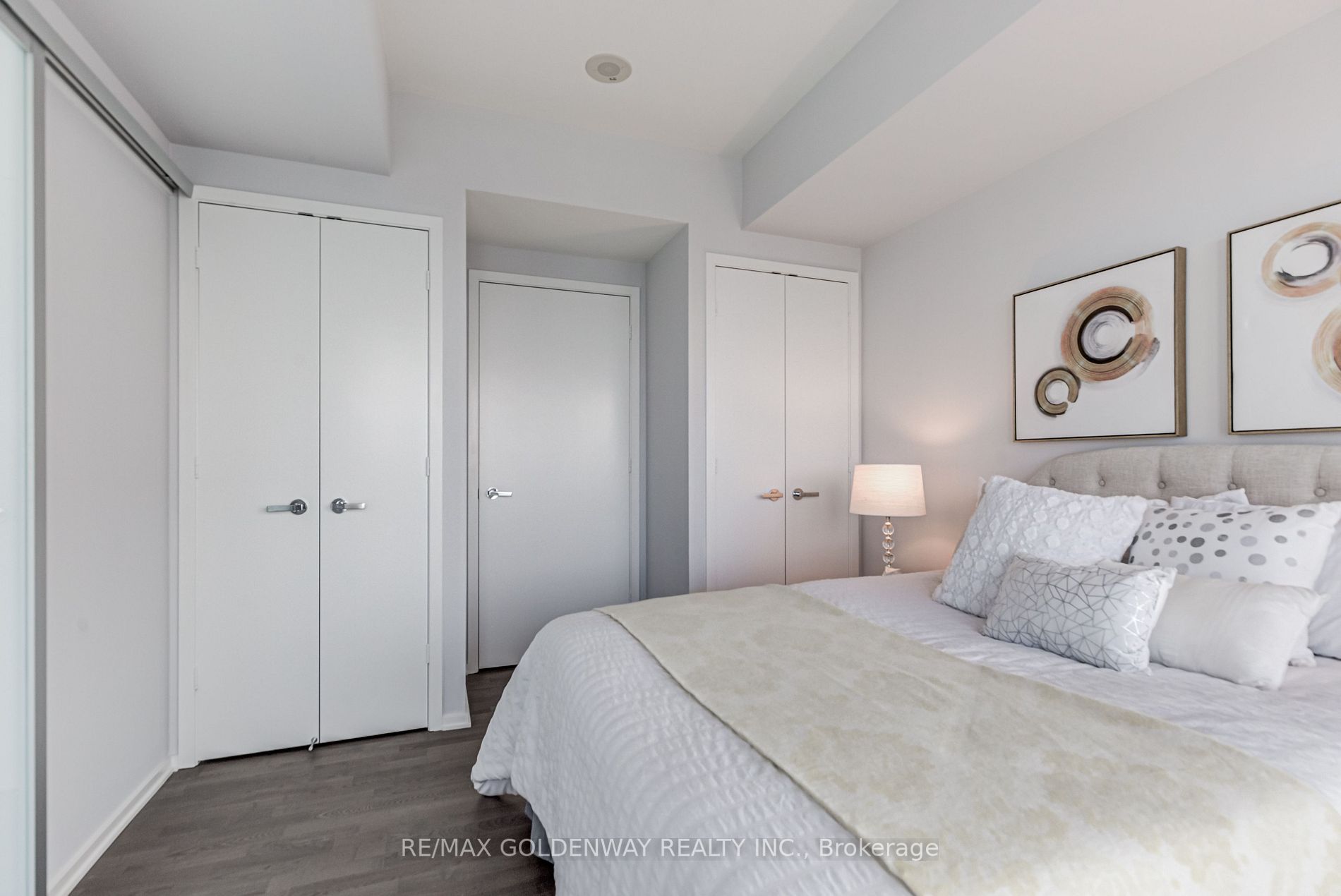 1 Bloor St E, #5106