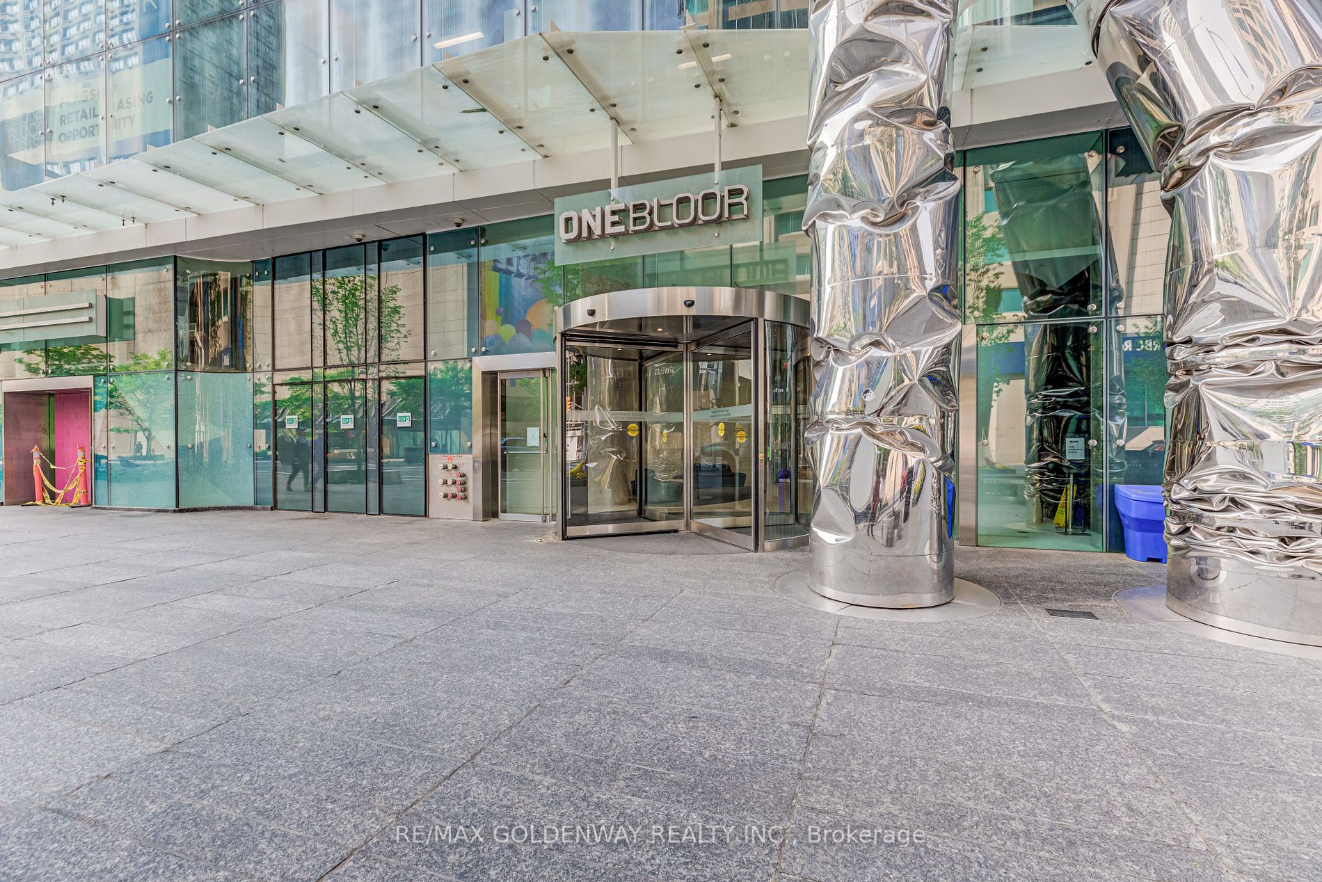 1 Bloor St E, #5106