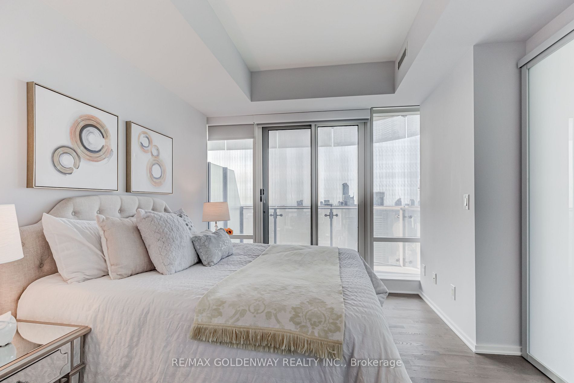 1 Bloor St E, #5106