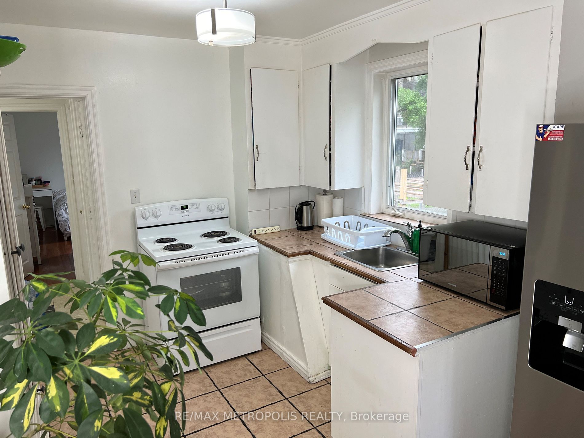 53 Stadacona Dr